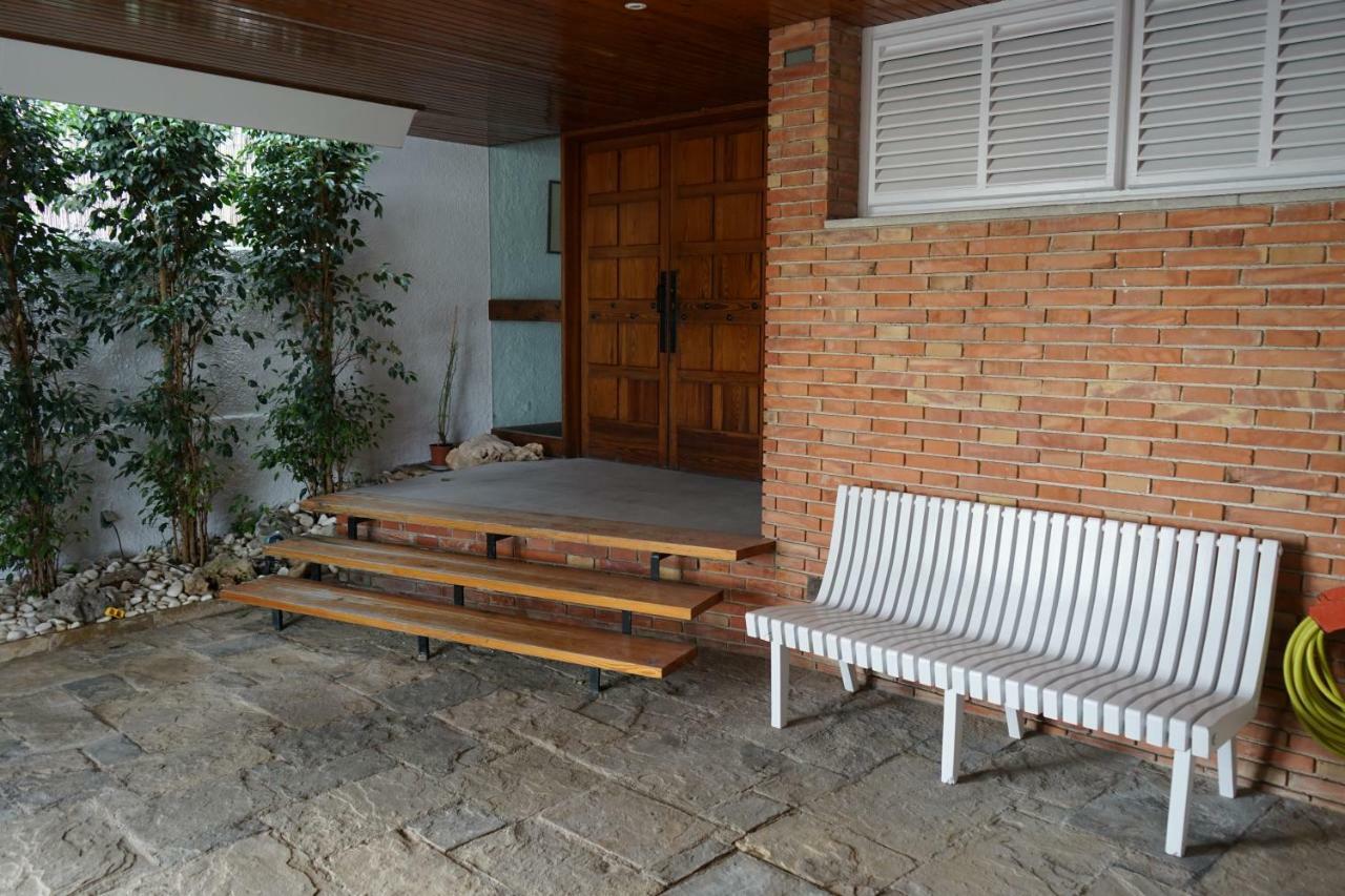 Apartamentos Les Barbes Caldes D'Estrach Exteriör bild